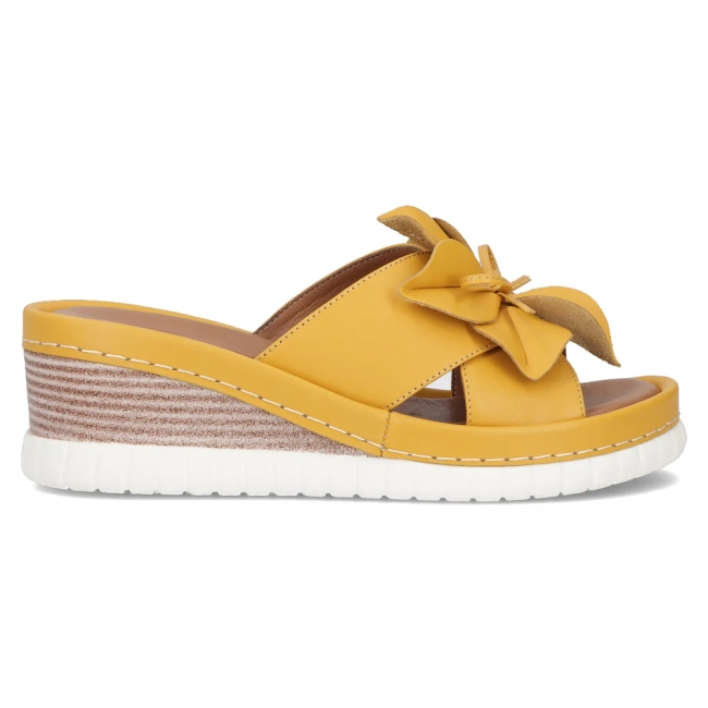 Leather flip-flops Artiker 52C0504 yellow