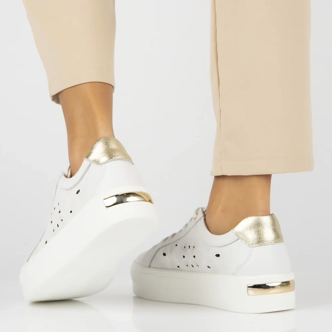 Skórzane półbuty na platformie Filippo DP6015/24 WH białe