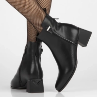 Leather ankle boots Filippo DBT6594/24 BK black