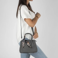 Black handbag iconik