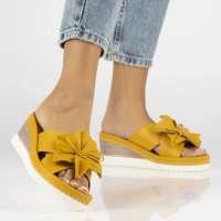 Leather flip-flops Artiker 52C0504 yellow