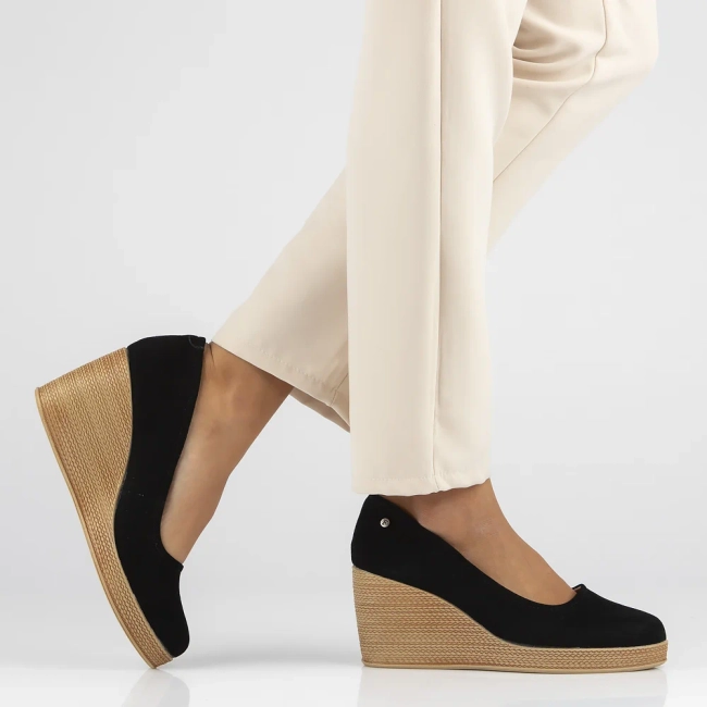 Skórzane półbuty na koturnie Filippo DP3521/24 BK SU czarne