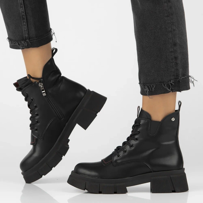 Leather ankle boots Filippo DBT6508/24 BK black