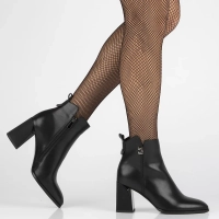 Leather ankle boots Filippo DBT6578/24 BK black