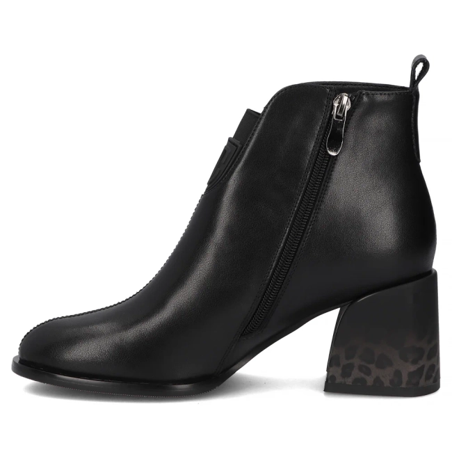 Leather ankle boots Filippo DBT7356/25 BK black