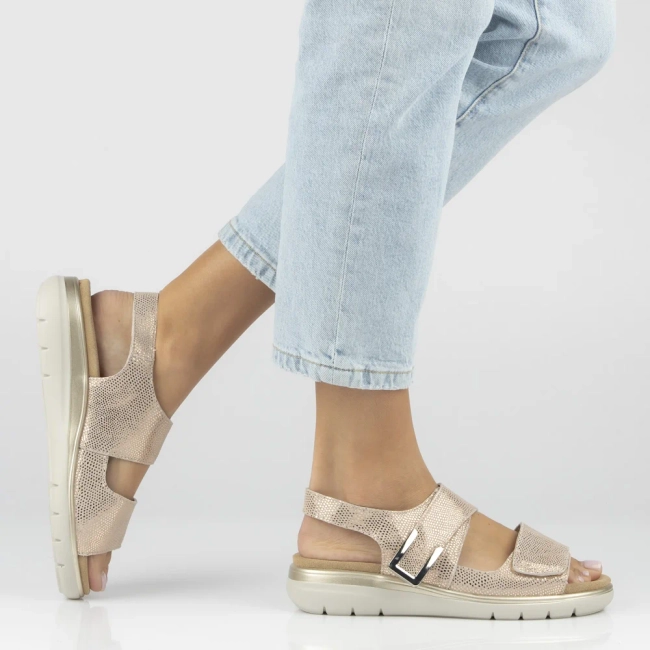 Skórzane sandały na platformie Filippo DS7850/26 BE beżowe