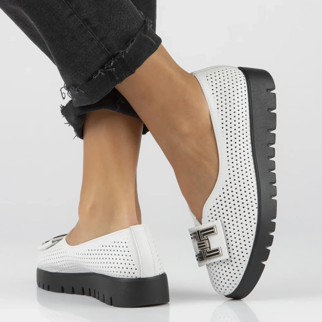 Skórzane półbuty na platformie Filippo DP6043/24 WH białe