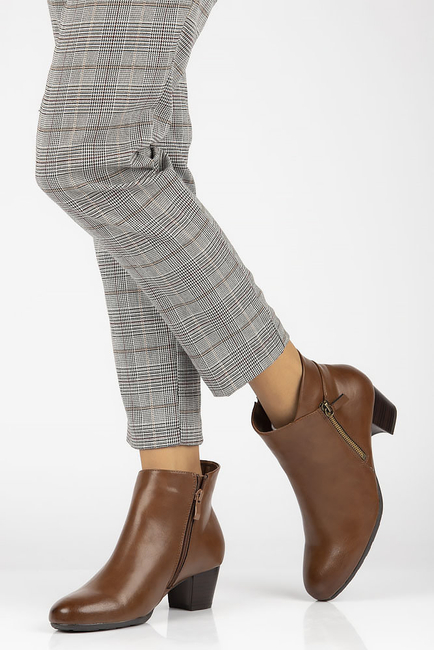 Botki na słupku Filippo DBT4223/22 BR brązowe