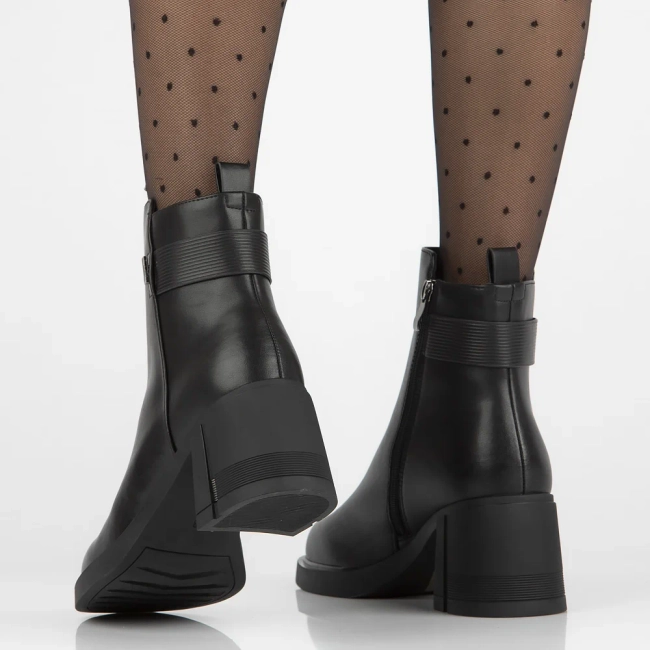 Leather ankle boots Filippo DBT6519/24 BK black