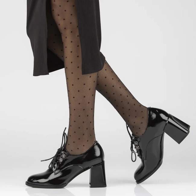 Skórzane półbuty na obcasie Filippo DP4851/23 BK czarne