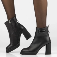 Leather ankle boots Filippo DBT6546/24 BK black