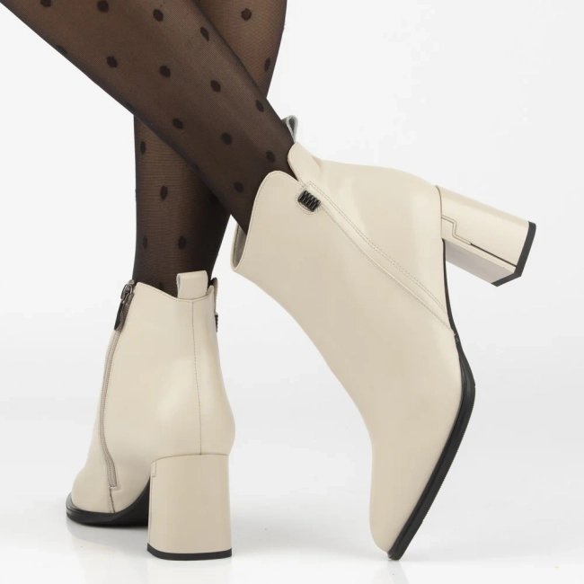 Leather ankle boots Filippo DBT7462/25 BE beige
