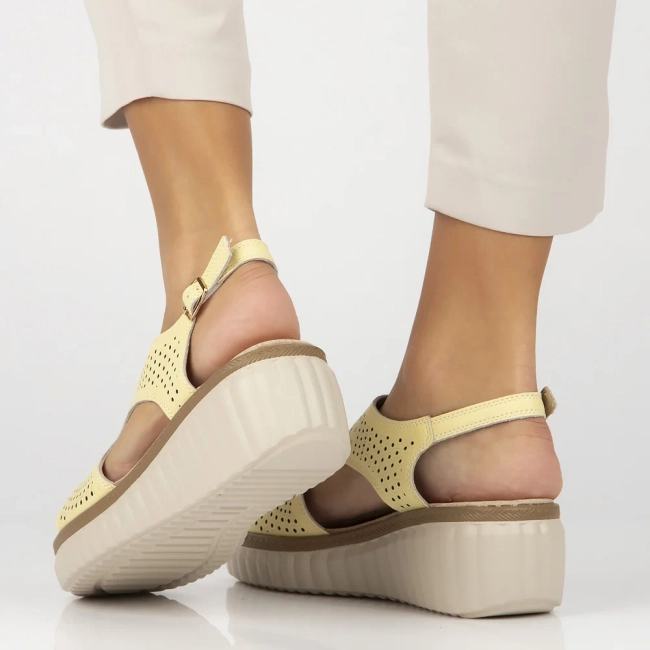 Leather sandals Filippo DS6819/25 YL yellow