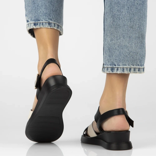 Skórzane sandały na koturnie Filippo DS6874/25 BE beżowe