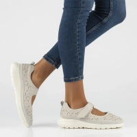 Skórzane półbuty na platformie Filippo DP6073/24 BE beżowe