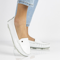 Skórzane mokasyny Filippo DP2037/21 WH białe