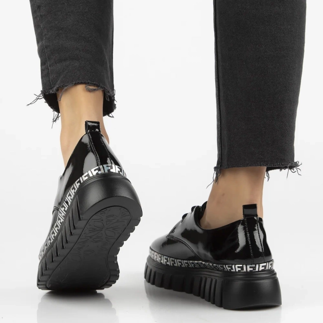 Leather sneakers Filippo DP6846/25 BK L black