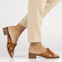 Leather flip-flops Filippo 40236 brown