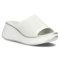 Skórzane klapki Filippo DK3614/22 WH białe