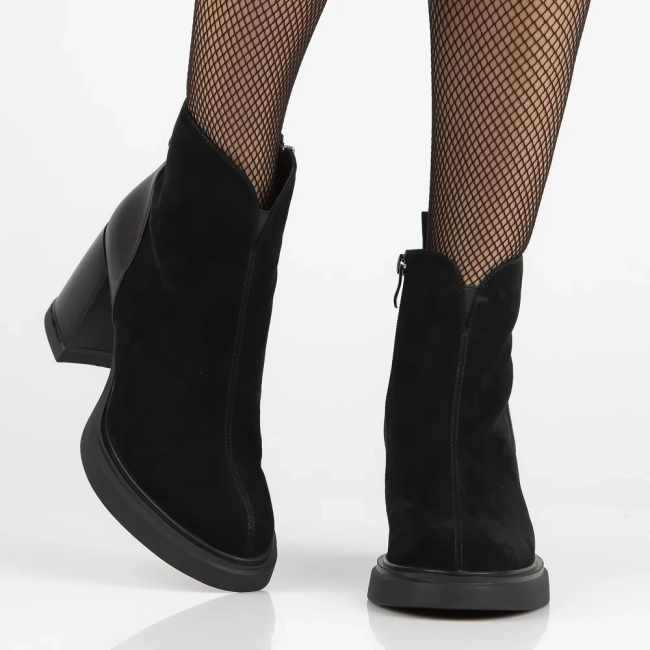 Leather ankle boots Filippo DBT6526/24 BK black