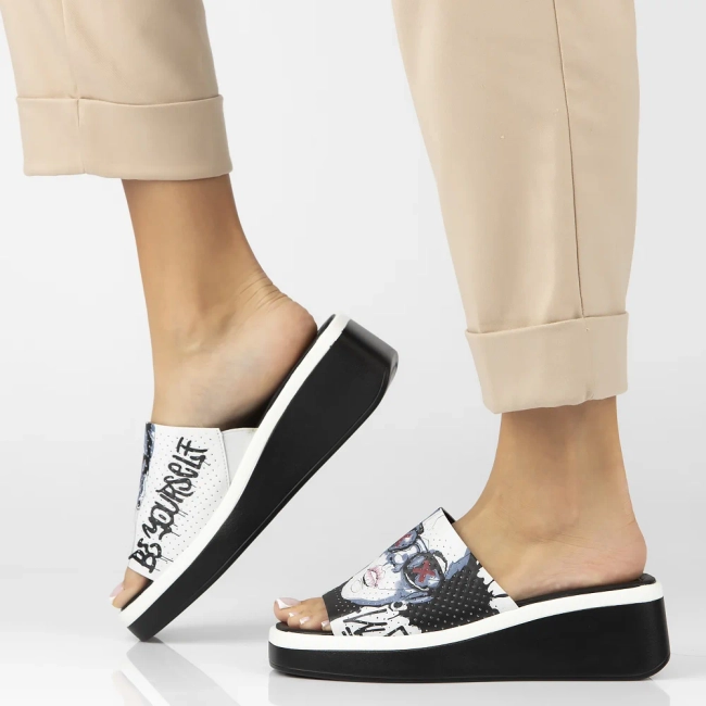 Leather slippers Filippo DK6820/25 WH white