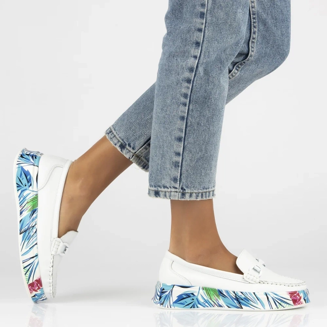 Leather shoes Filippo DP6703/25 WH white