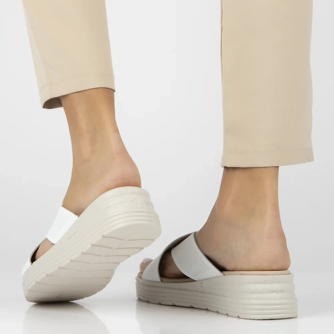 Leather flip-flops Filippo DK6707/25 WH white