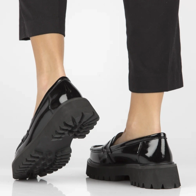 Skórzane półbuty na platformie Filippo DP4586/23 BK L czarne