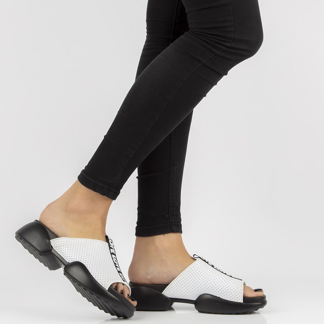 Leather flip-flops Filippo DK2168/21 WH white