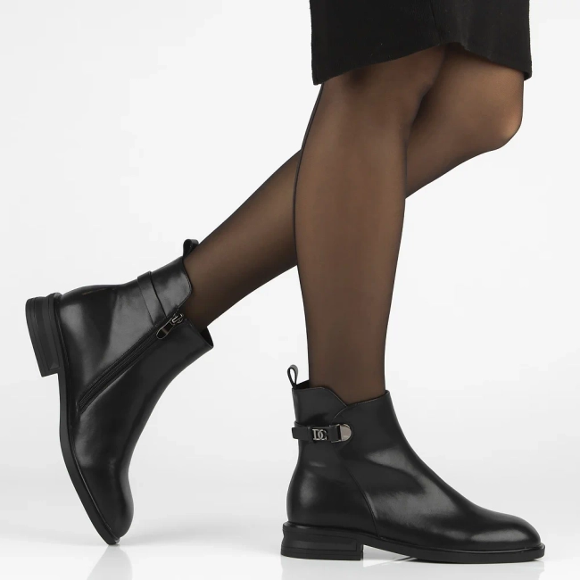 Leather ankle boots Filippo DBT7354/25 BK black