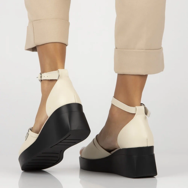 Leather sandals Filippo DS7029/25 BE beige