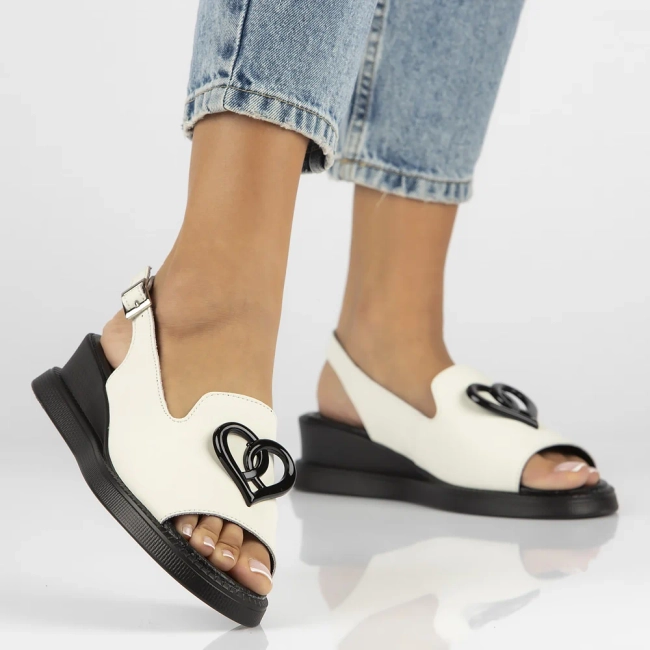 Leather sandals Filippo DS6069/24 WH white