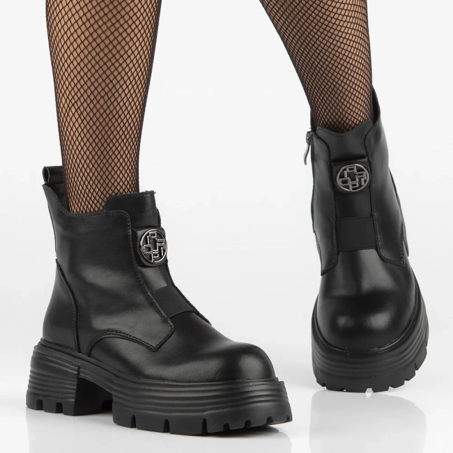 Leather ankle boots Filippo DBT6432/24 BK black