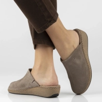 Skórzane klapki Filippo DK7567/26 TP taupe