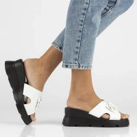 Skórzane klapki Filippo DK6078/24 WH białe