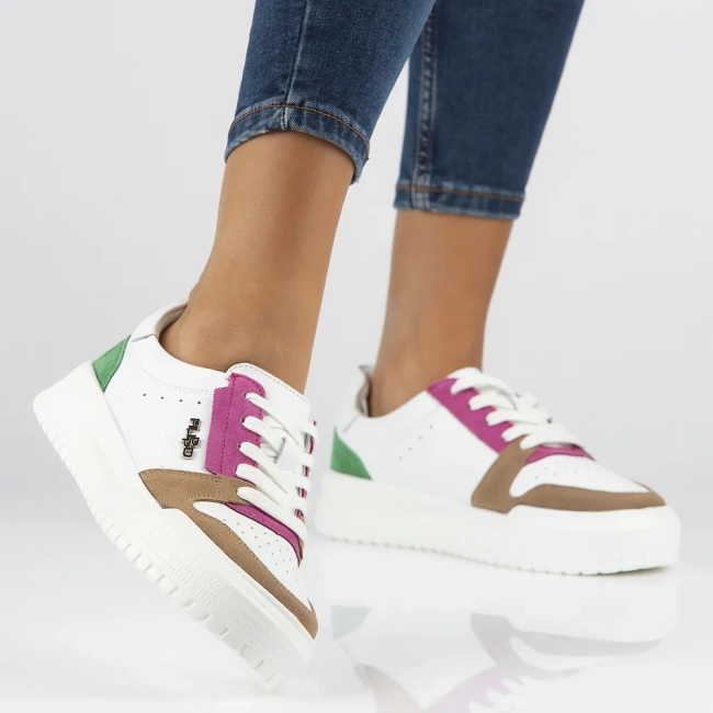 Skórzane półbuty na platformie Filippo DP6111/24 WH FH białe