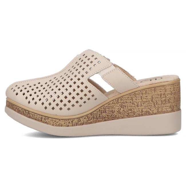 Leather flip-flops Filippo DK6818/25 BE beige