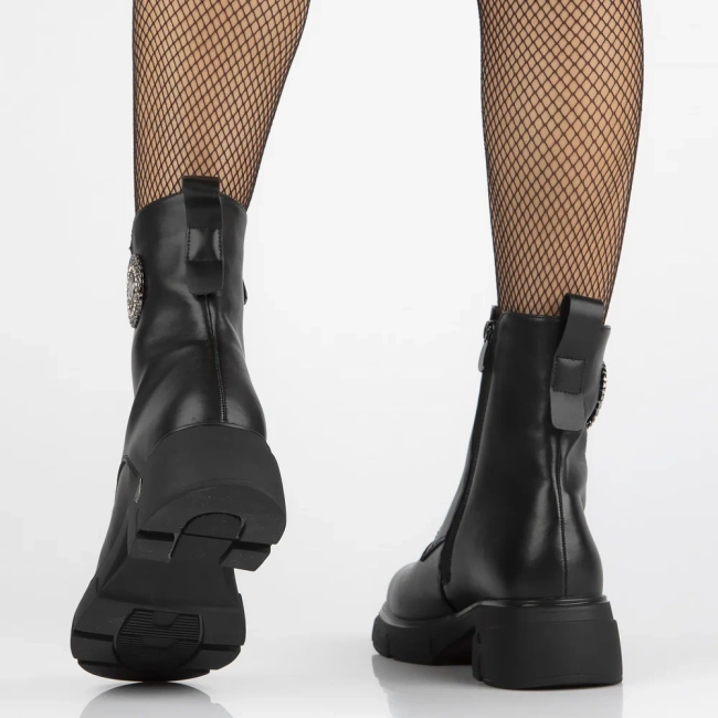 Leather ankle boots Filippo DBT6558/24 BK black