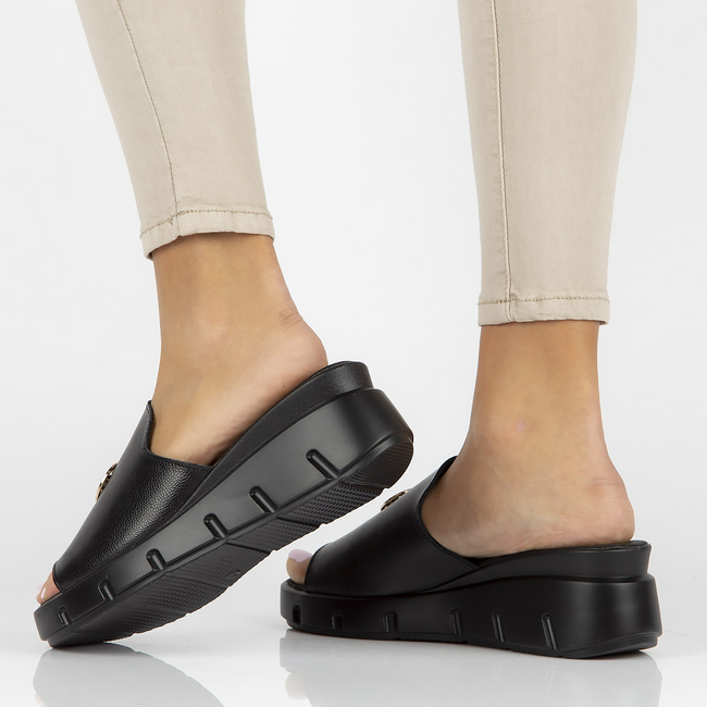 Leather flip-flops Filippo DK3596/22 BK black