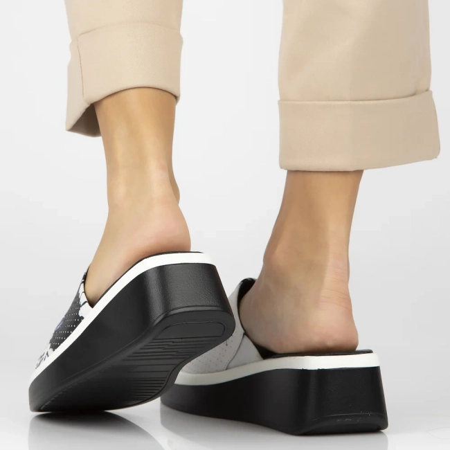 Leather slippers Filippo DK6820/25 WH white