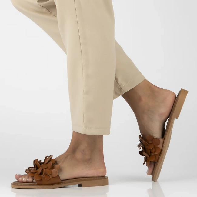 Leather flip-flops Filippo 40381 brown