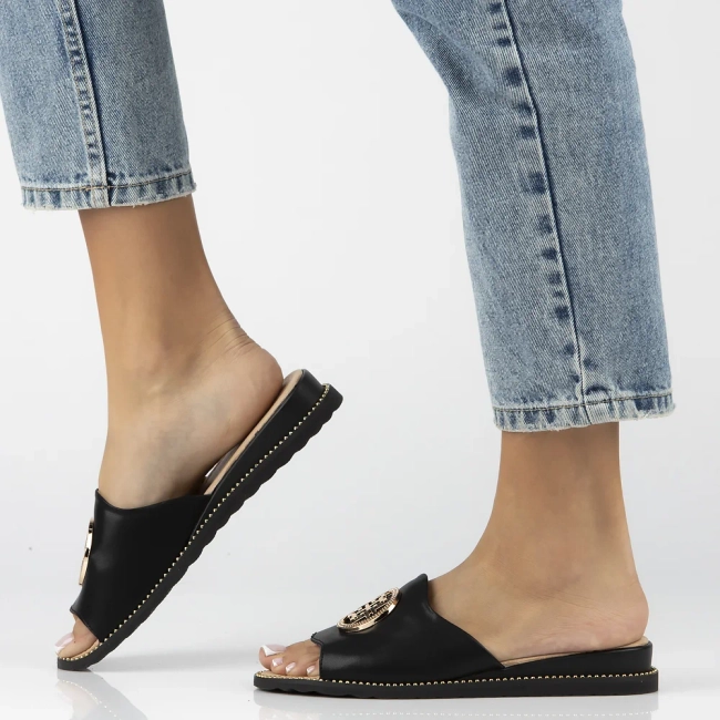 Leather flip-flops Filippo DK7042/25 BK black