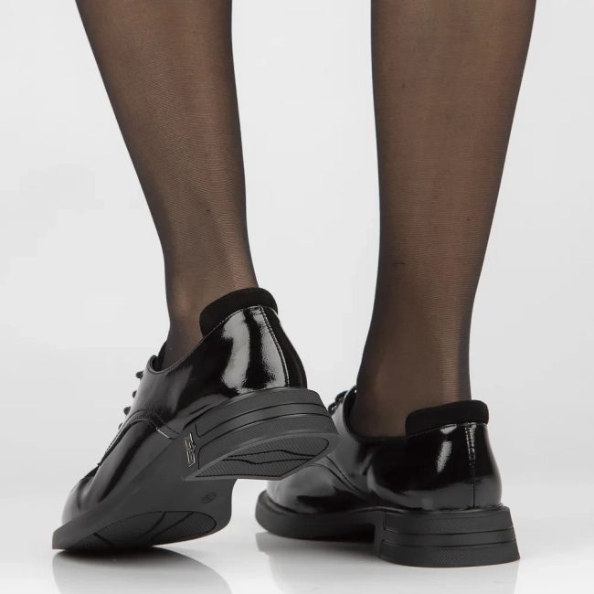 Skórzane półbuty na obcasie Filippo DP6007/23 BK czarne