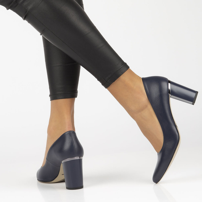 Leather pumps Filippo 2063 Navy