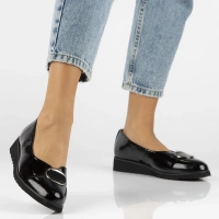 Skórzane półbuty na koturnie Filippo DP6095/24 BK L czarne