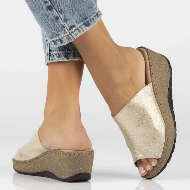 Skórzane klapki Filippo DK6251/24 GO złote