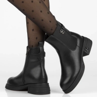 Leather ankle boots Filippo DBT7195/25 BK black