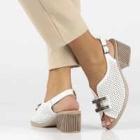 Skórzane sandały na obcasie Filippo DS6033/25 WH białe