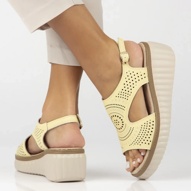 Leather sandals Filippo DS6819/25 YL yellow