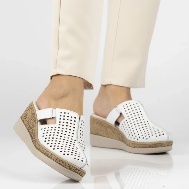 Leather slippers Filippo DK6818/25 WH white